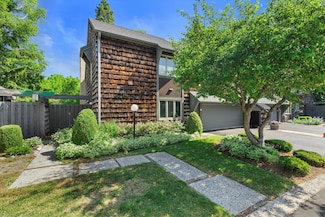 36 Stonewood Ct, Racine, WI 53402