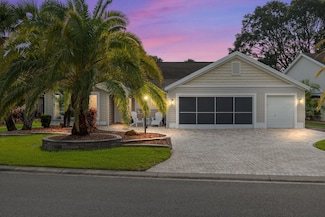 917 Ramos Dr, Lady Lake, FL 32159