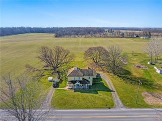 1049 McIvor Rd, Phelps, NY 14532