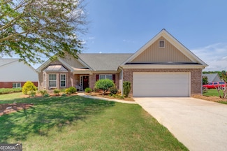 253 Lakeview Bend Cir, Jefferson, GA 30549