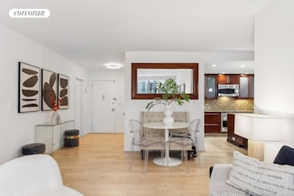 61 W 62nd St Unit 8CB, New York, NY 10023