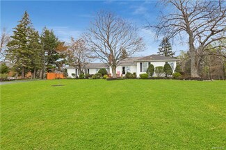7147 Chestnut Ridge Rd, Orchard Park, NY 14127
