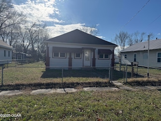 313 E 17th St, Baxter Springs, KS 66713