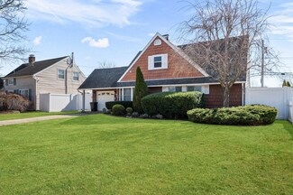 62 Polaris Dr, Levittown, NY 11756