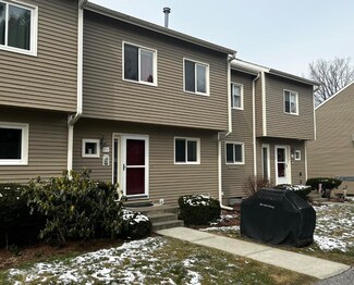 E13 Stonehedge Dr, South Burlington, VT 05403