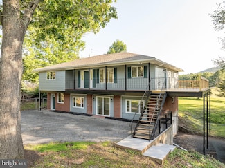 9708 Martinsburg Rd, Hedgesville, WV 25427