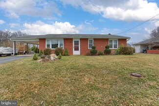 7774 Scenic Dr, Shippensburg, PA 17257