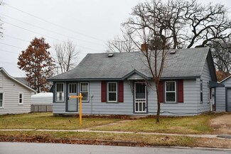 315 E Seward St, Poynette, WI 53955