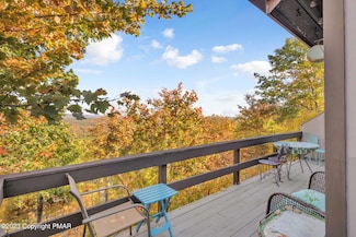 244 High Pass Way, Tannersville, PA 18372