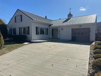 566 College St, Youngsville, PA 16371