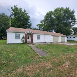 504 E Cincinnati St, Greenup, IL 62428