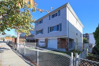 92 Park Hill Ave, Staten Island, NY 10304