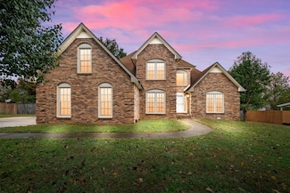 1421 Dr Meade Ln, Clarksville, TN 37042