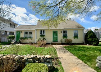 50 Coral St, Portsmouth, RI 02871