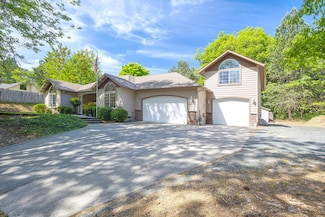 1543 NW B St, Grants Pass, OR 97526