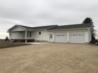 13649 Garden Ave, Elma, IA 50628
