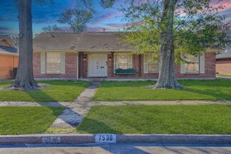 7530 Glenheath St, Houston, TX 77061