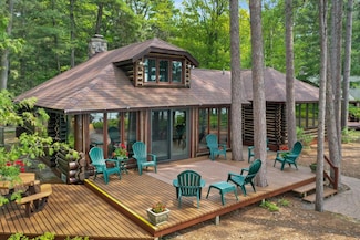 100 Flag Point Dr, Roscommon, MI 48653
