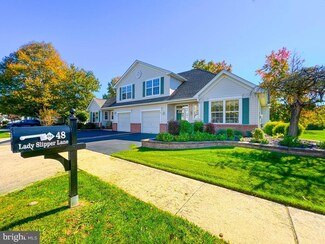 48 Lady Slipper Ln Unit 399, Langhorne, PA 19047