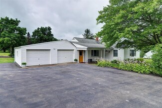 110 Dinnerbell Rd, Butler, PA 16002