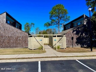 828 Oakleigh Ave Unit 9, Gulfport, MS 39507