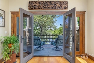 3608 N Prospect Way, Garden City, ID 83714
