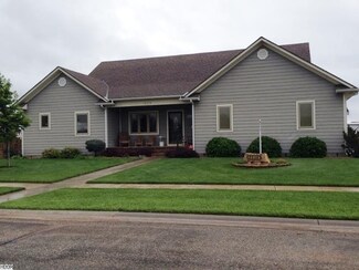 400 Prairie Park Ln, Buhler, KS 67522