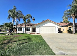 825 N Manzanita St, Visalia, CA 93292