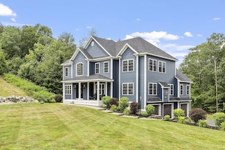 57 London Bridge Rd, Windham, NH 03087