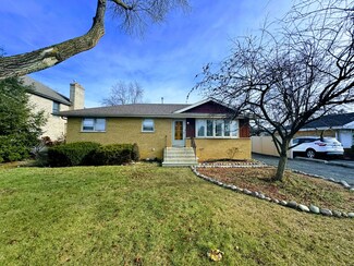 7447 Beloit Ave, Bridgeview, IL 60455