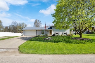 10399 Persimmon St NW, Canal Fulton, OH 44614
