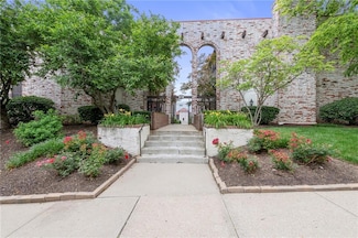 5017 Walnut St Unit A, Kansas City, MO 64112