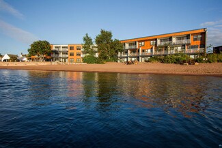 21 E Wisconsin St, Grand Marais, MN 55604