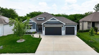 821 Old Paint Rd, Raymore, MO 64083