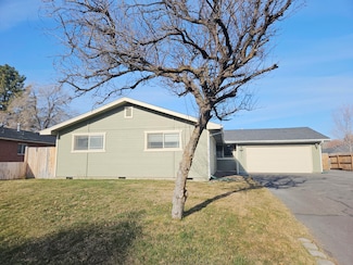 4980 Gatewood Dr, Klamath Falls, OR 97603