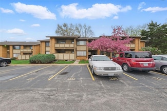 2 Fairways Cir Unit I, Saint Charles, MO 63303