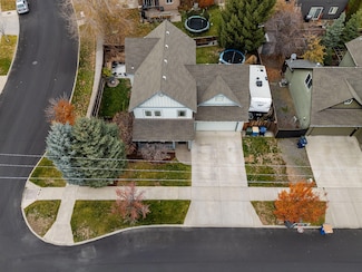 1482 NE Rumgay Ln, Bend, OR 97701