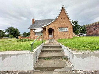 702 S Main St, Shattuck, OK 73858
