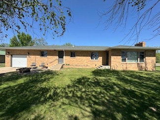 208 E Mason Ave, Verndale, MN 56481
