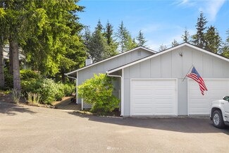 930 Blue Heron Ave NE Unit 1, Bainbridge Island, WA 98110