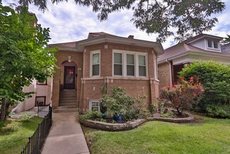 5717 N Rockwell St, Chicago, IL 60659