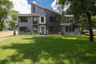 43 Laconia St, Lexington, MA 02420