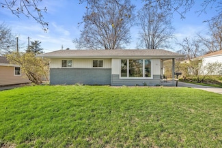426 Debbie Dr, Waukesha, WI 53189