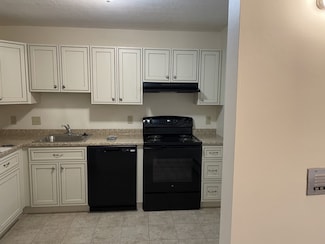 50 Cambridge Rd Unit 117, Woburn, MA 01801