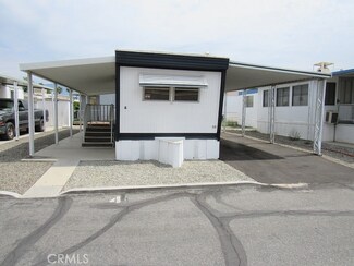 999 S Santa fe Ave Unit 4, San Jacinto, CA 92583