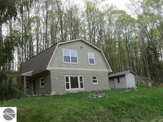 871 N Buhland Rd, Central Lake, MI 49622