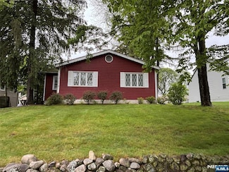 137 Myrtle Ave, Allendale, NJ 07401
