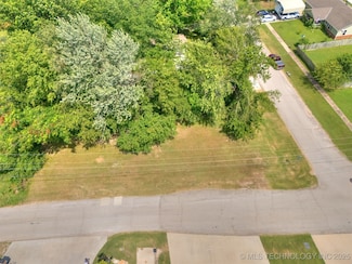 101 E 1st St, Skiatook, OK 74070