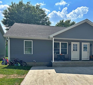 203 SW 2nd St, Washington, IN 47501