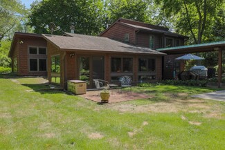 7932 Maple Ave, Gary, IN 46403